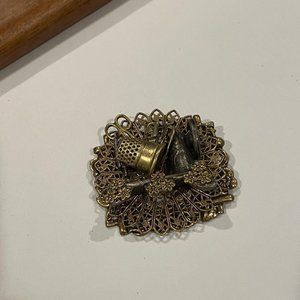 Women’s Signed Denise Brown Metal Brooch Pin Sewing Machine Thimble Safety Pins